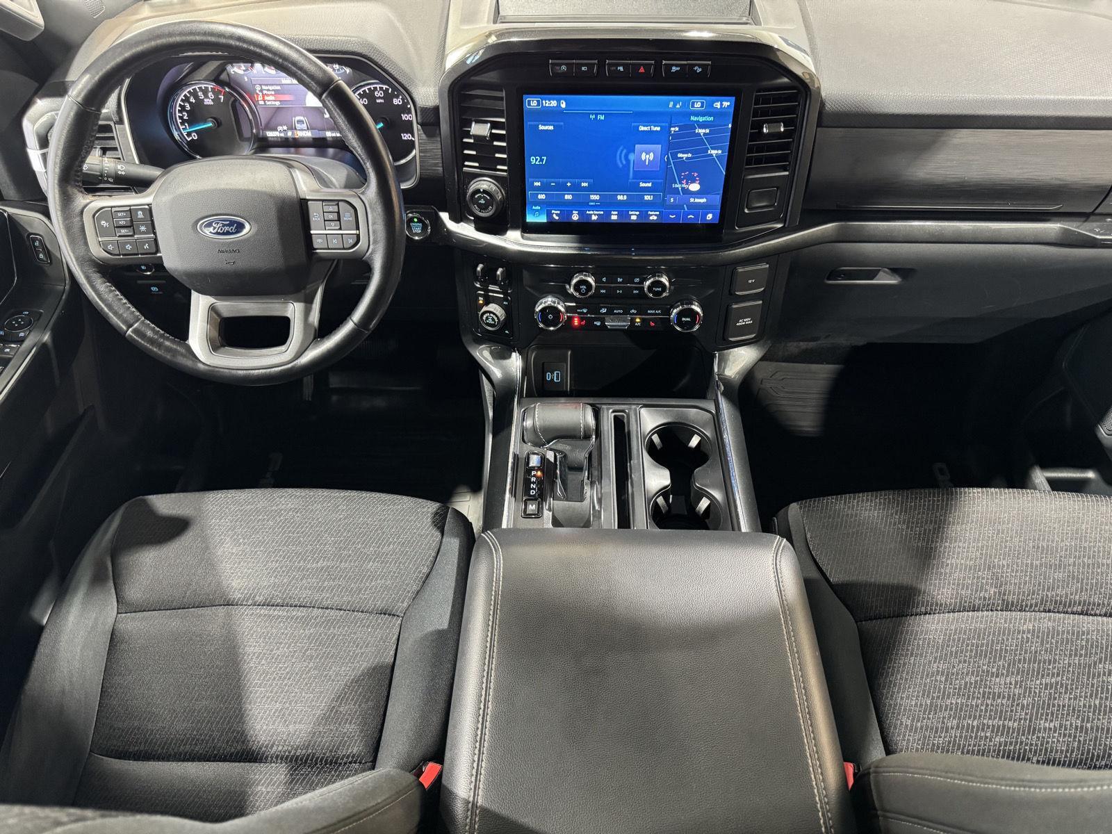 Vehicle photo 23