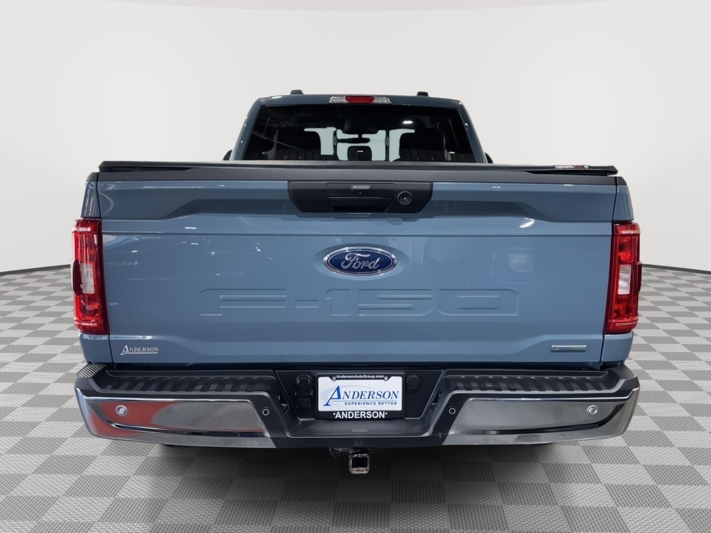 Vehicle photo 8
