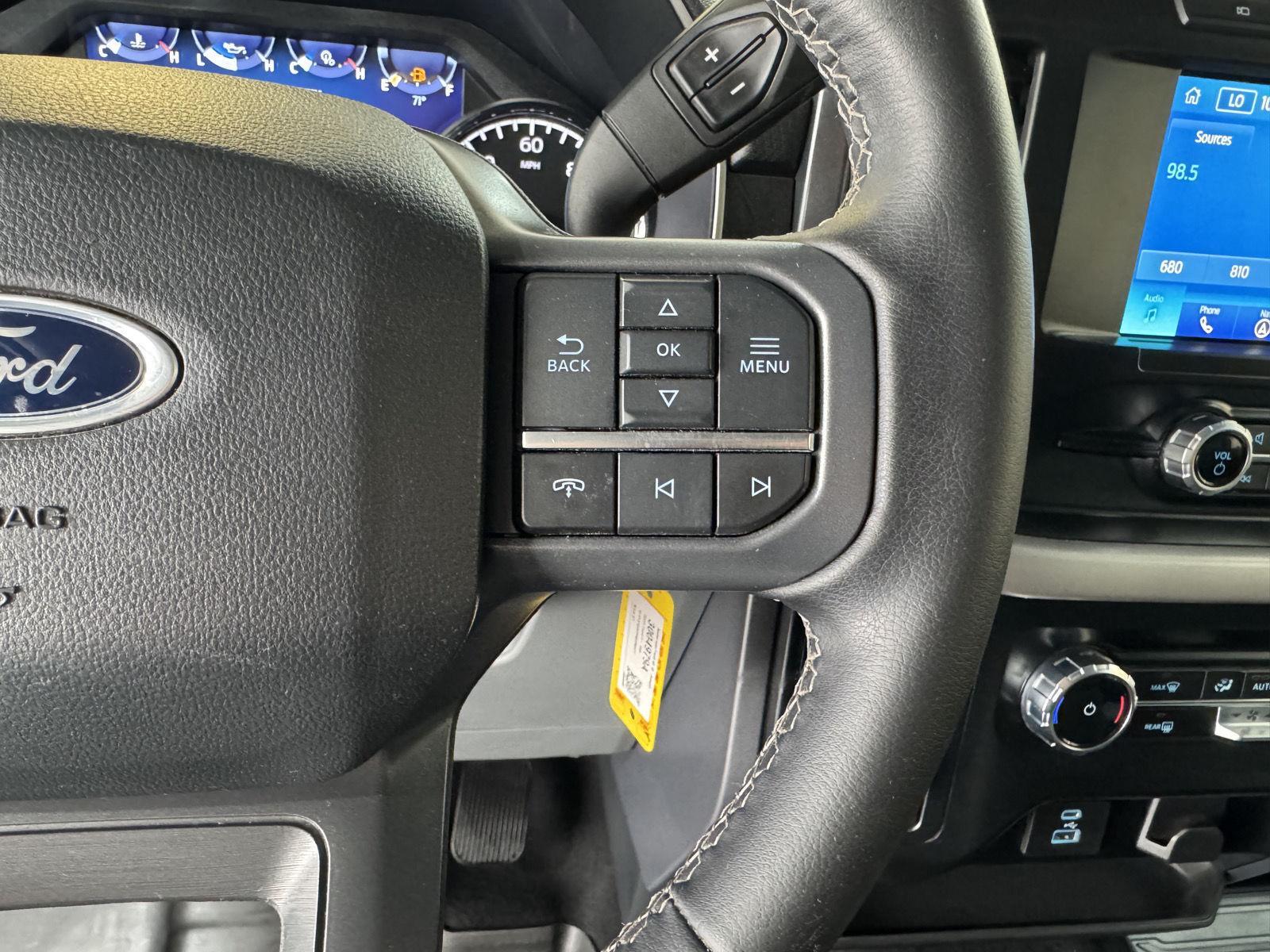 Vehicle photo 15