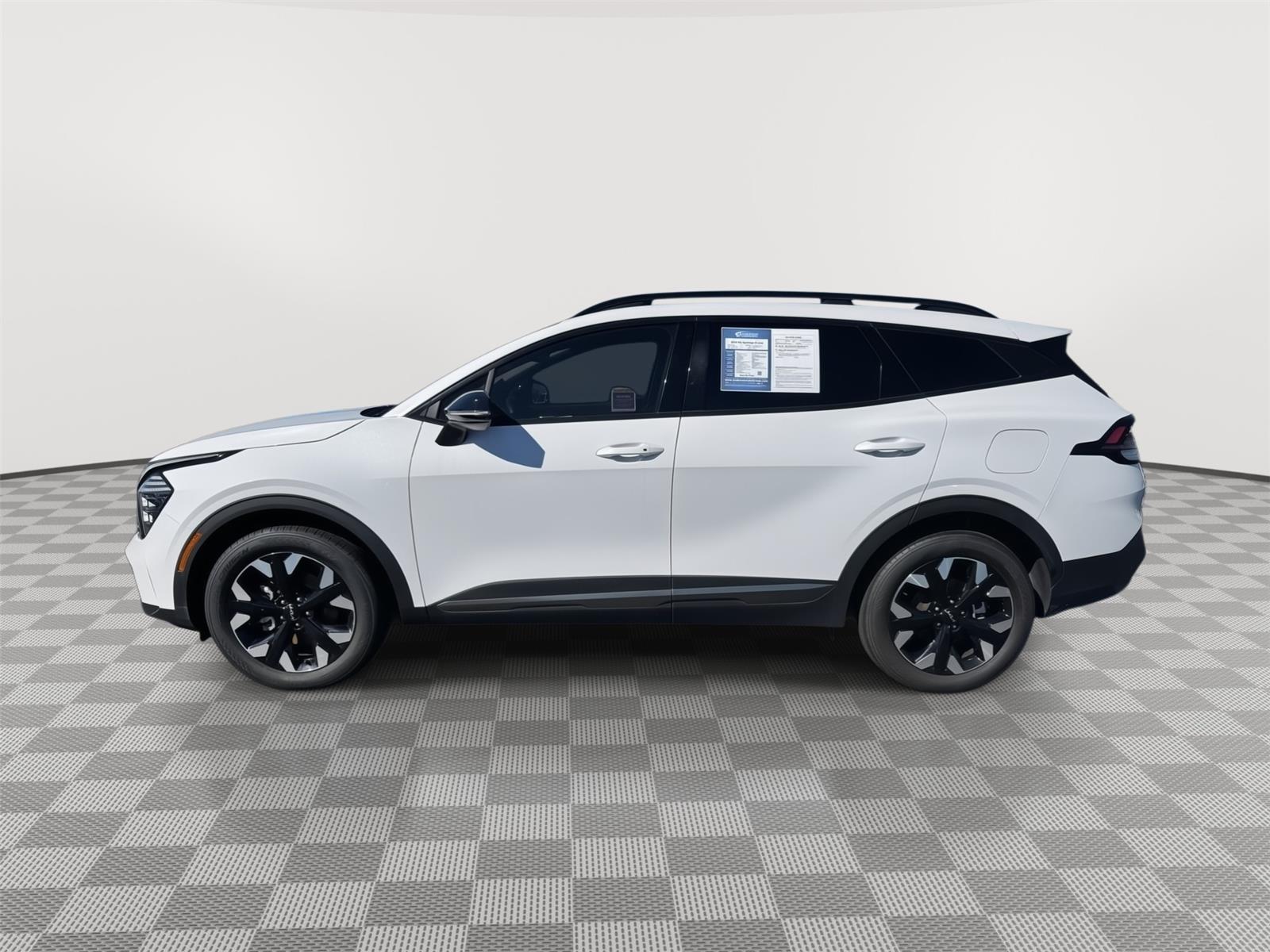 Vehicle photo 2