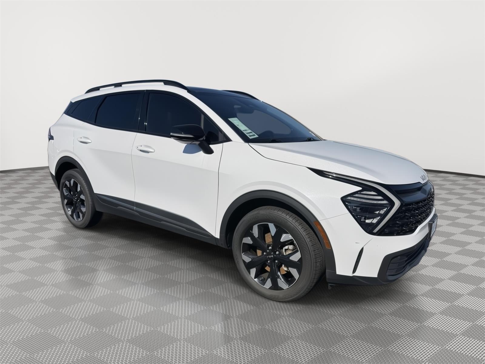 Vehicle photo 6