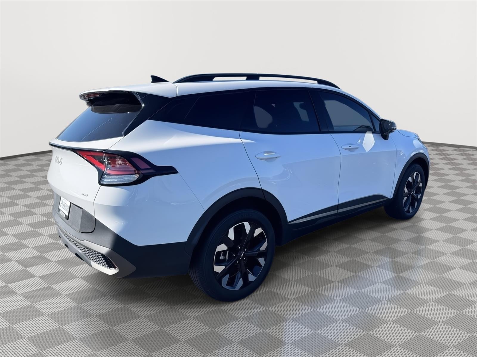 Vehicle photo 8