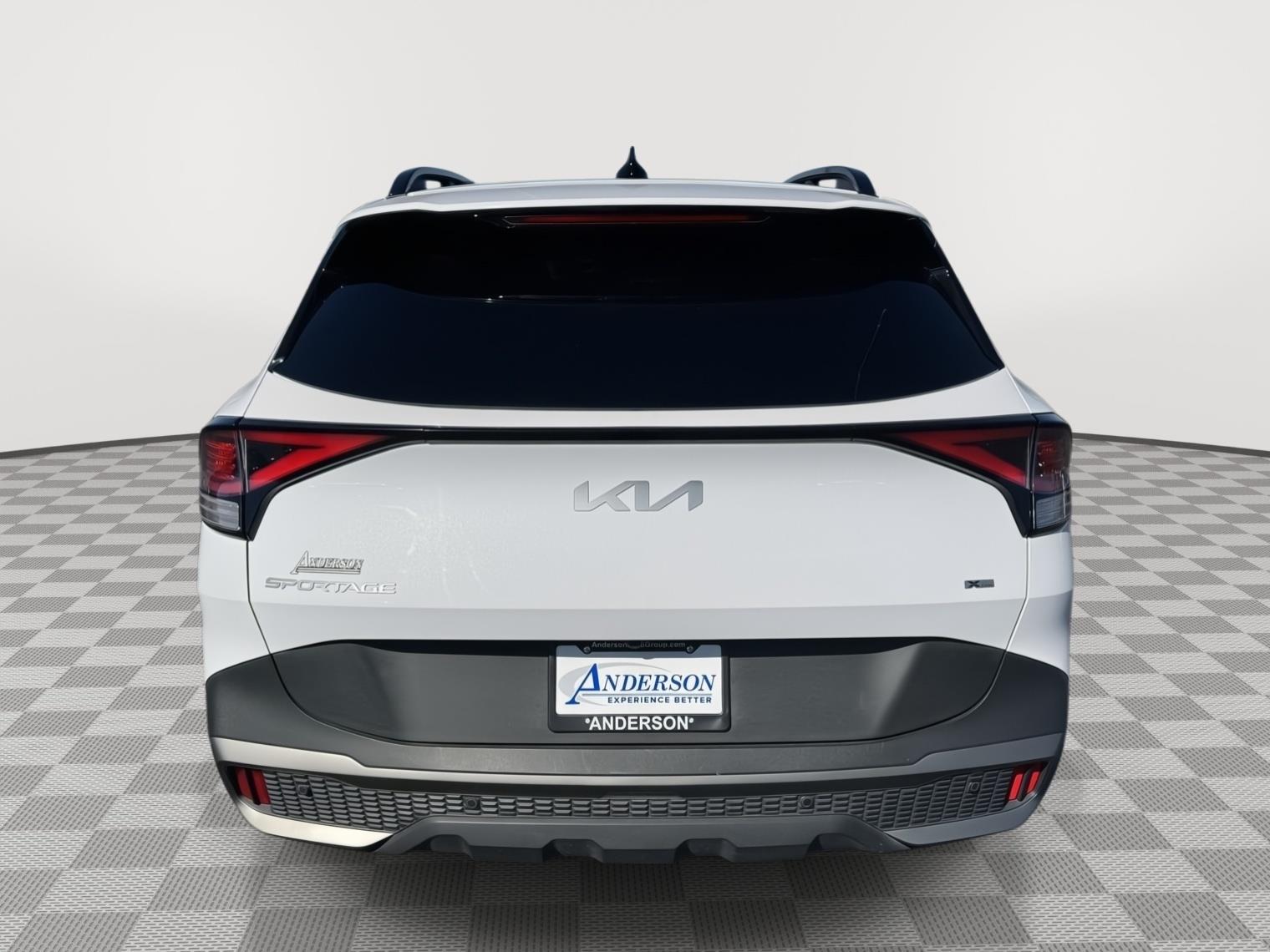 Vehicle photo 9