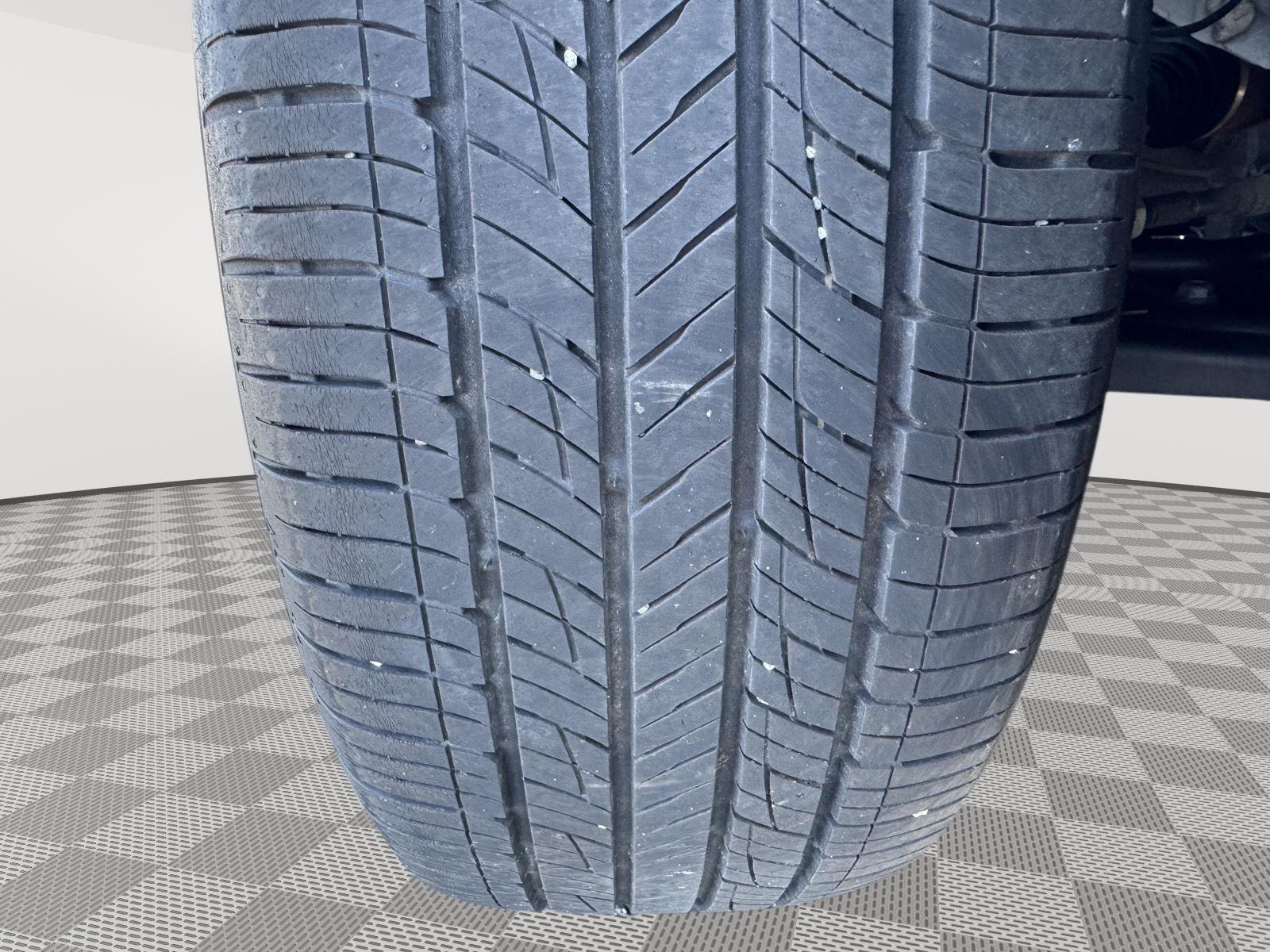 Vehicle photo 11