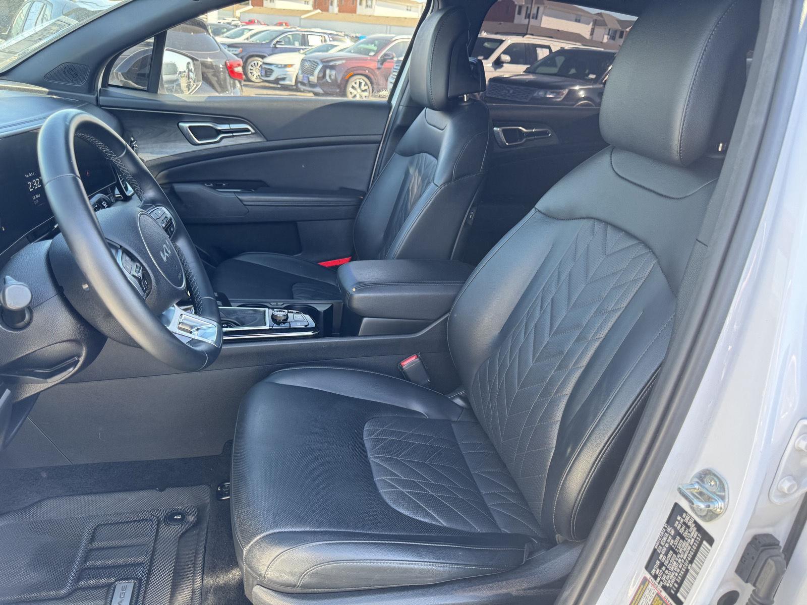 Vehicle photo 21