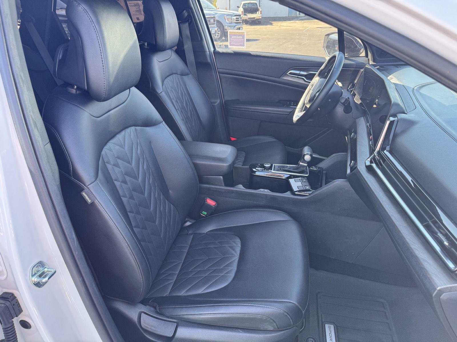 Vehicle photo 27