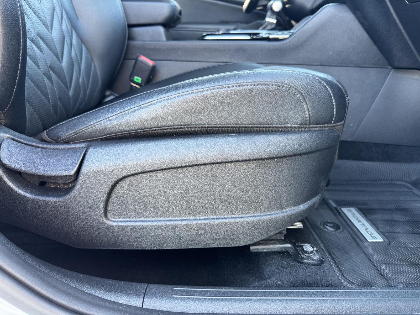 Vehicle photo 28
