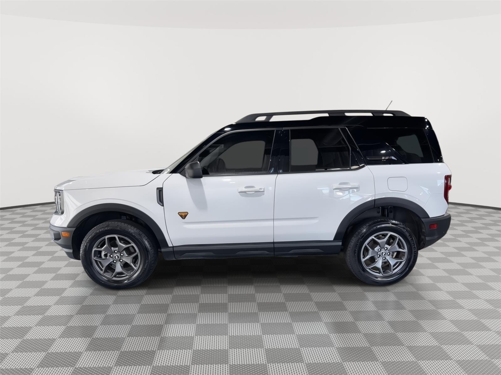Vehicle photo 2