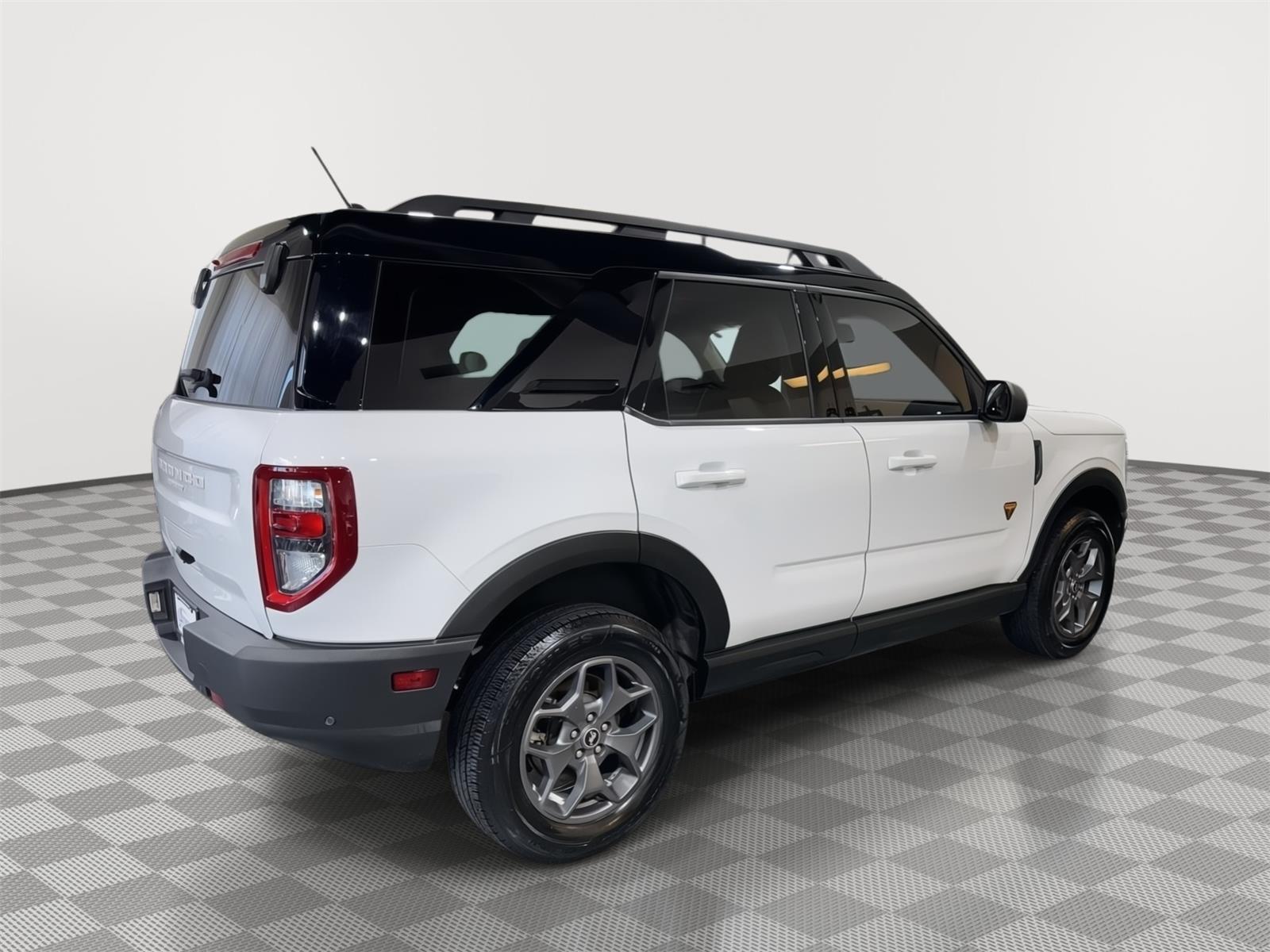 Vehicle photo 8