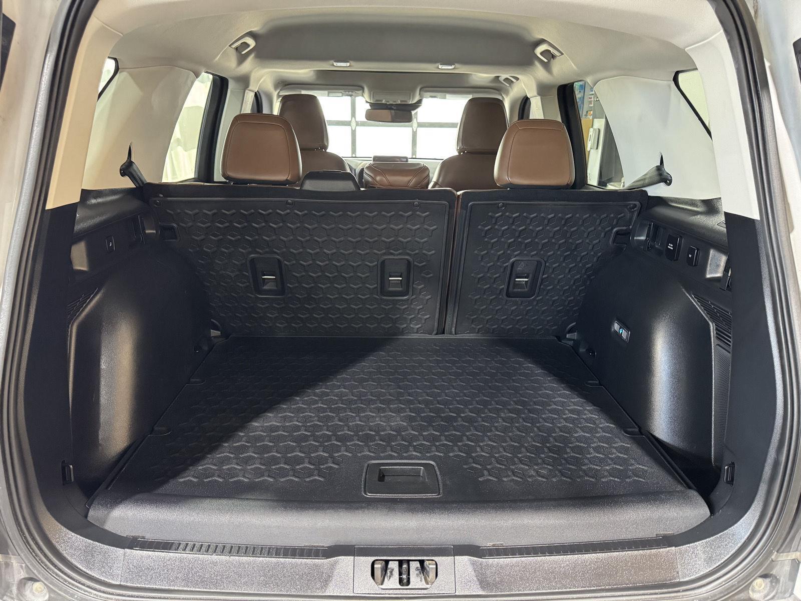 Vehicle photo 44