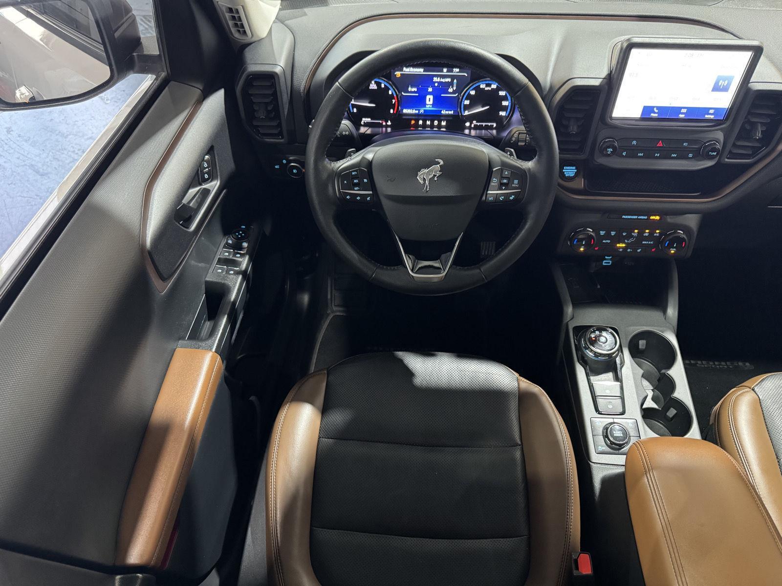 Vehicle photo 22