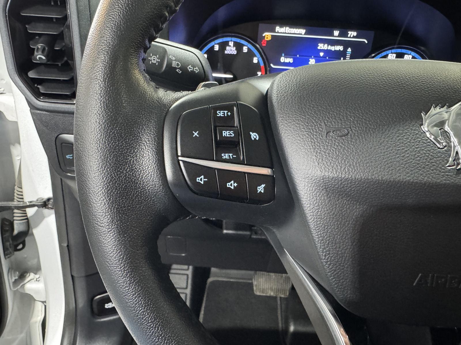 Vehicle photo 13
