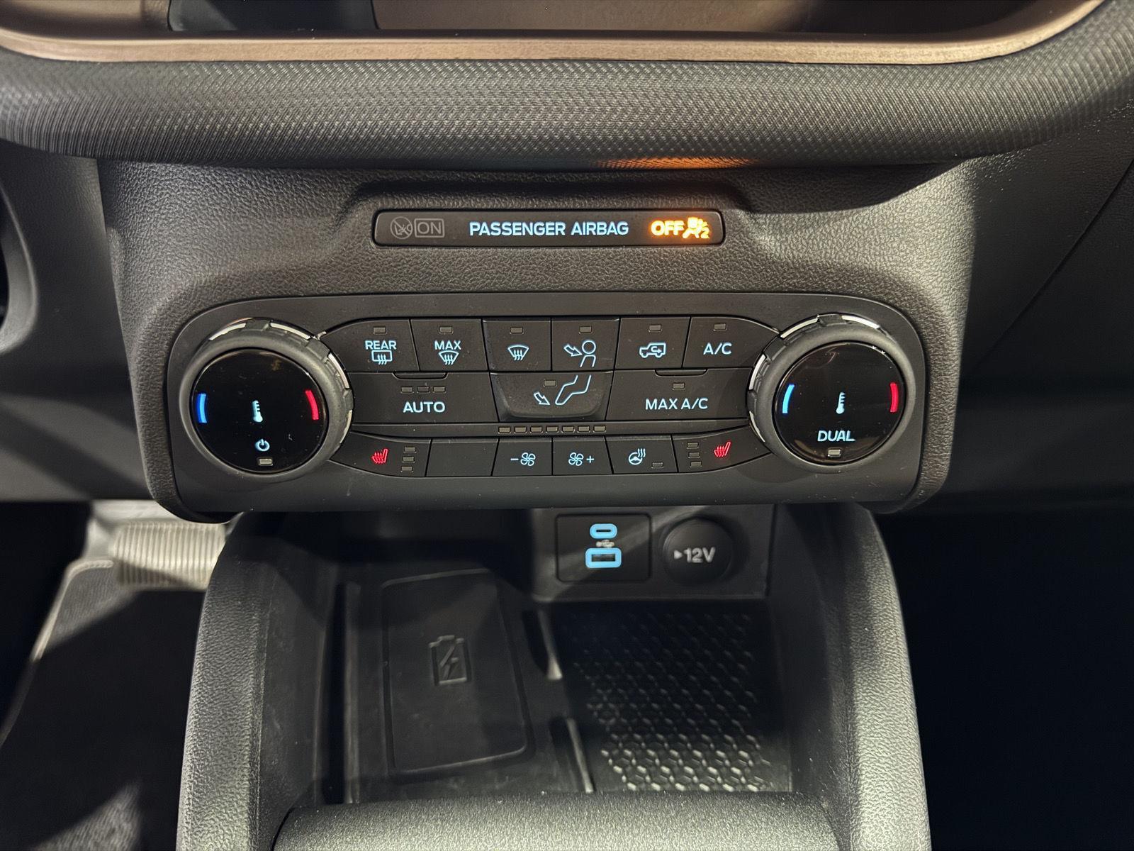 Vehicle photo 34