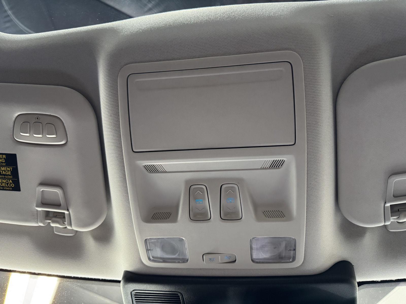 Vehicle photo 31