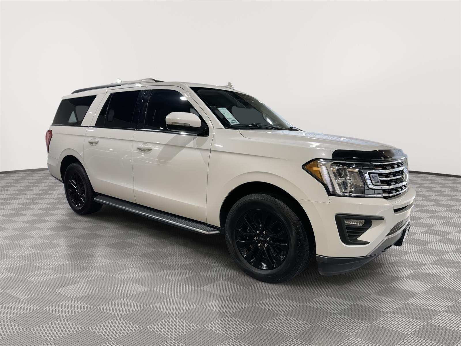 Vehicle photo 5