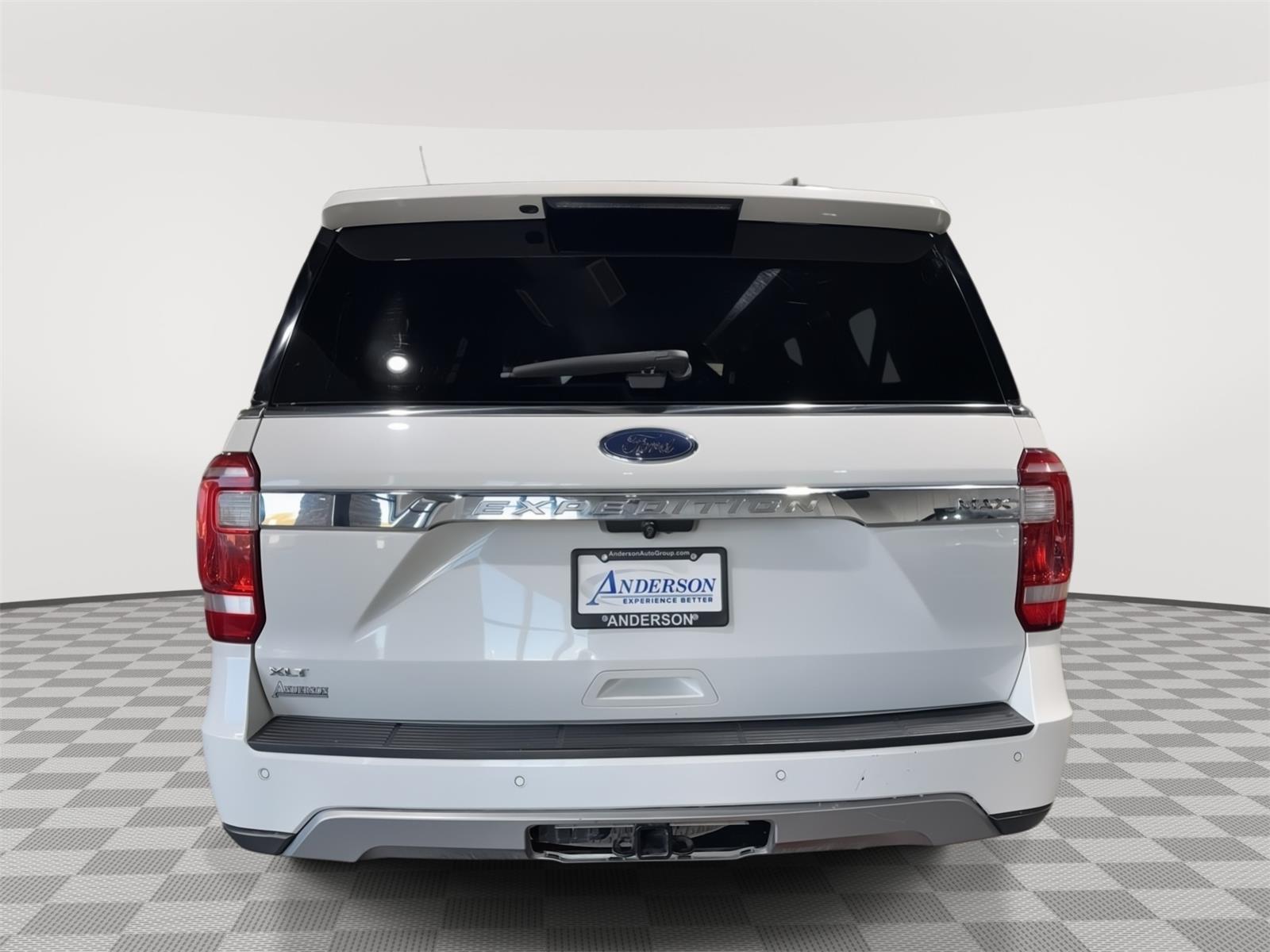 Vehicle photo 8