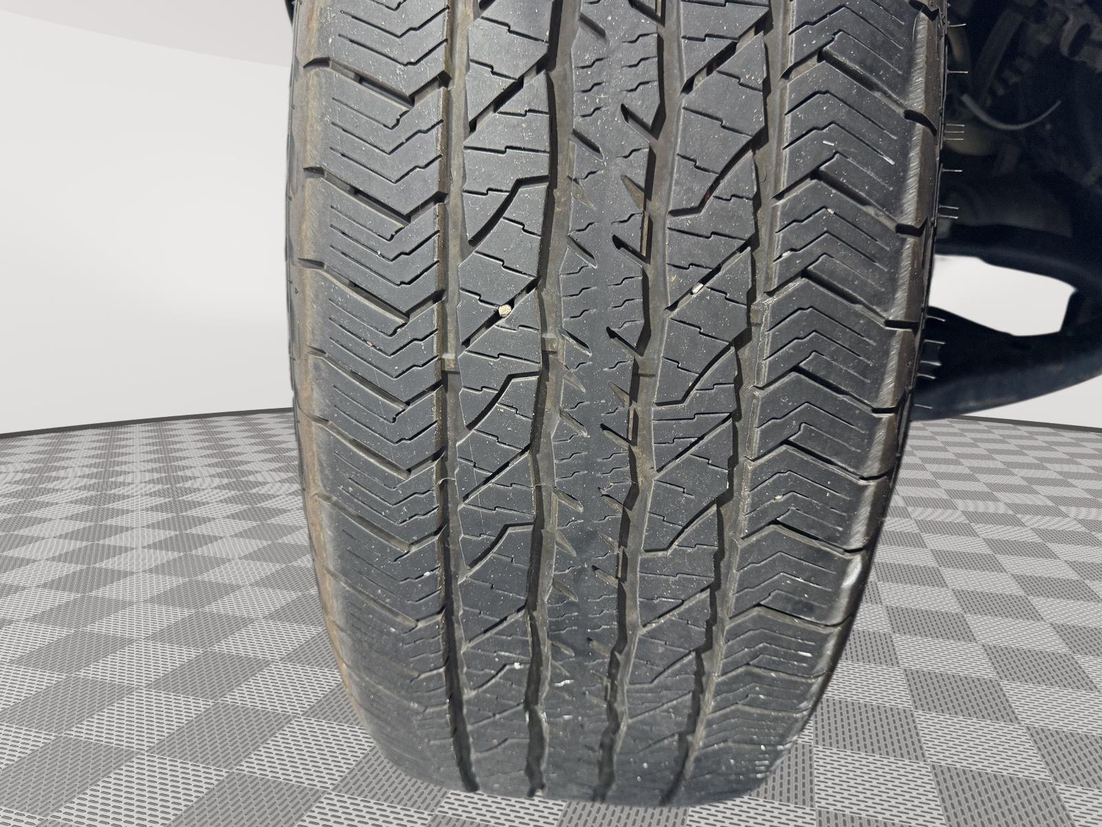 Vehicle photo 11