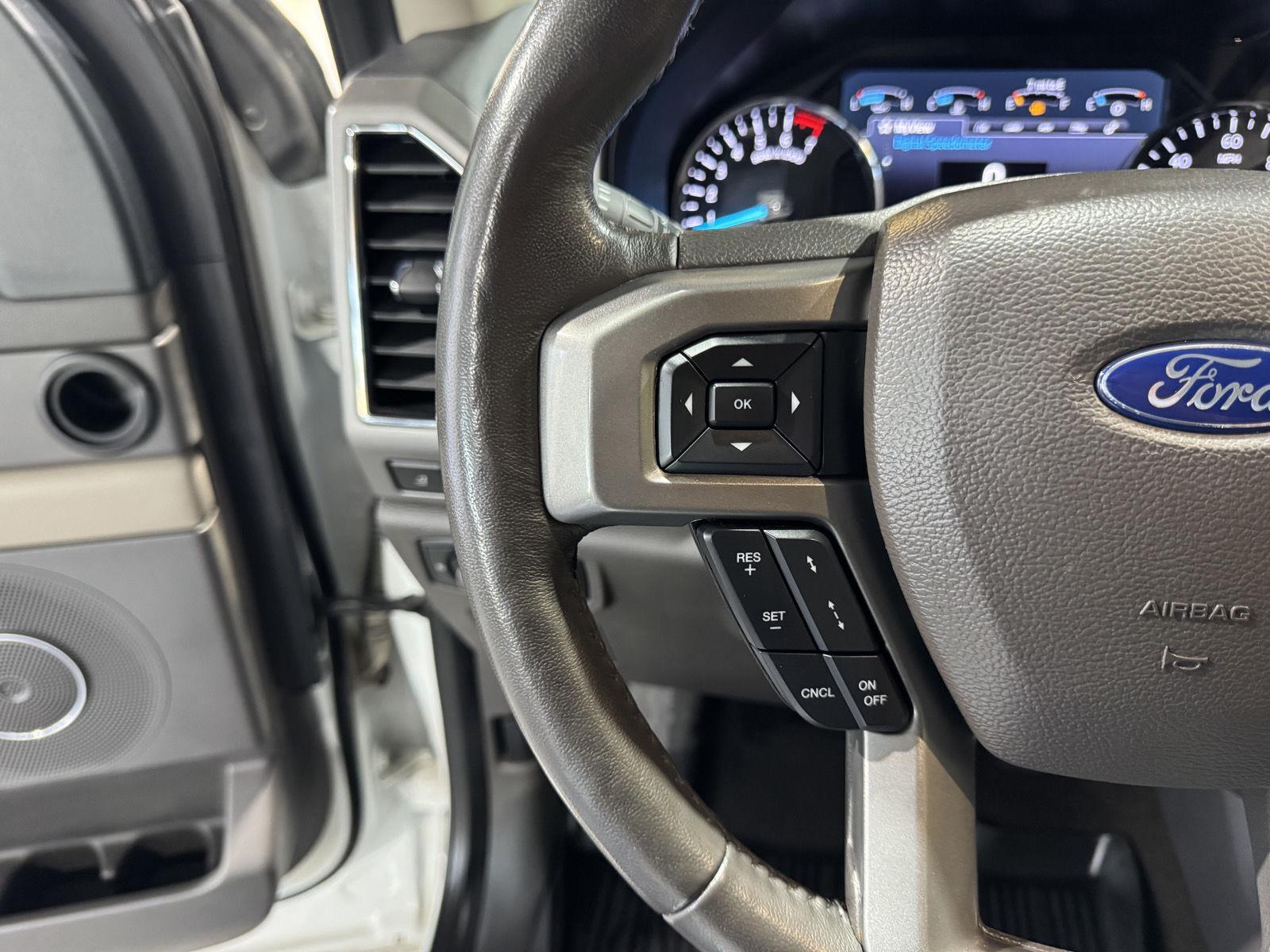 Vehicle photo 14