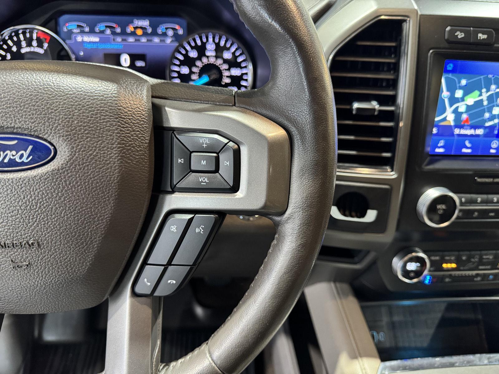 Vehicle photo 15
