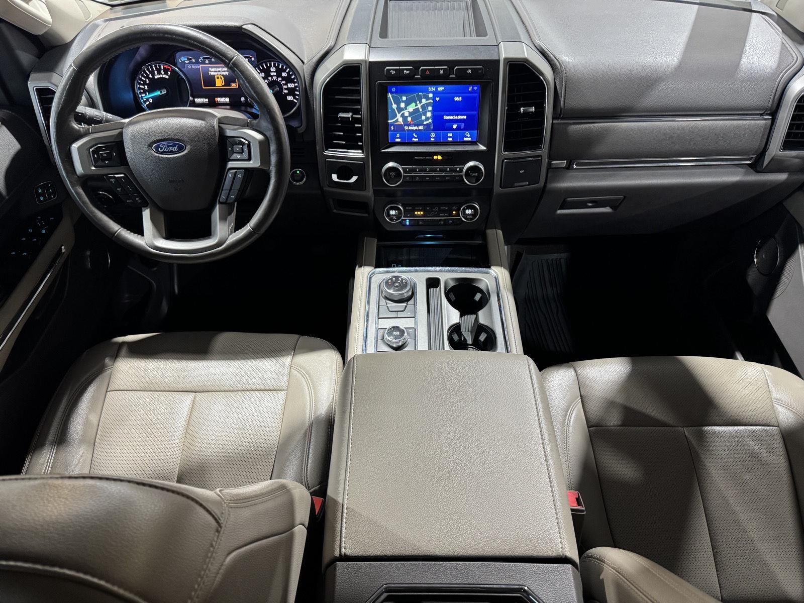 Vehicle photo 22