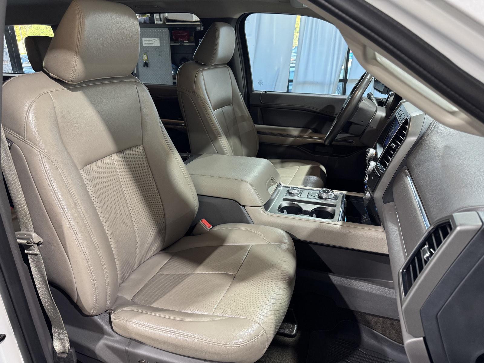 Vehicle photo 26
