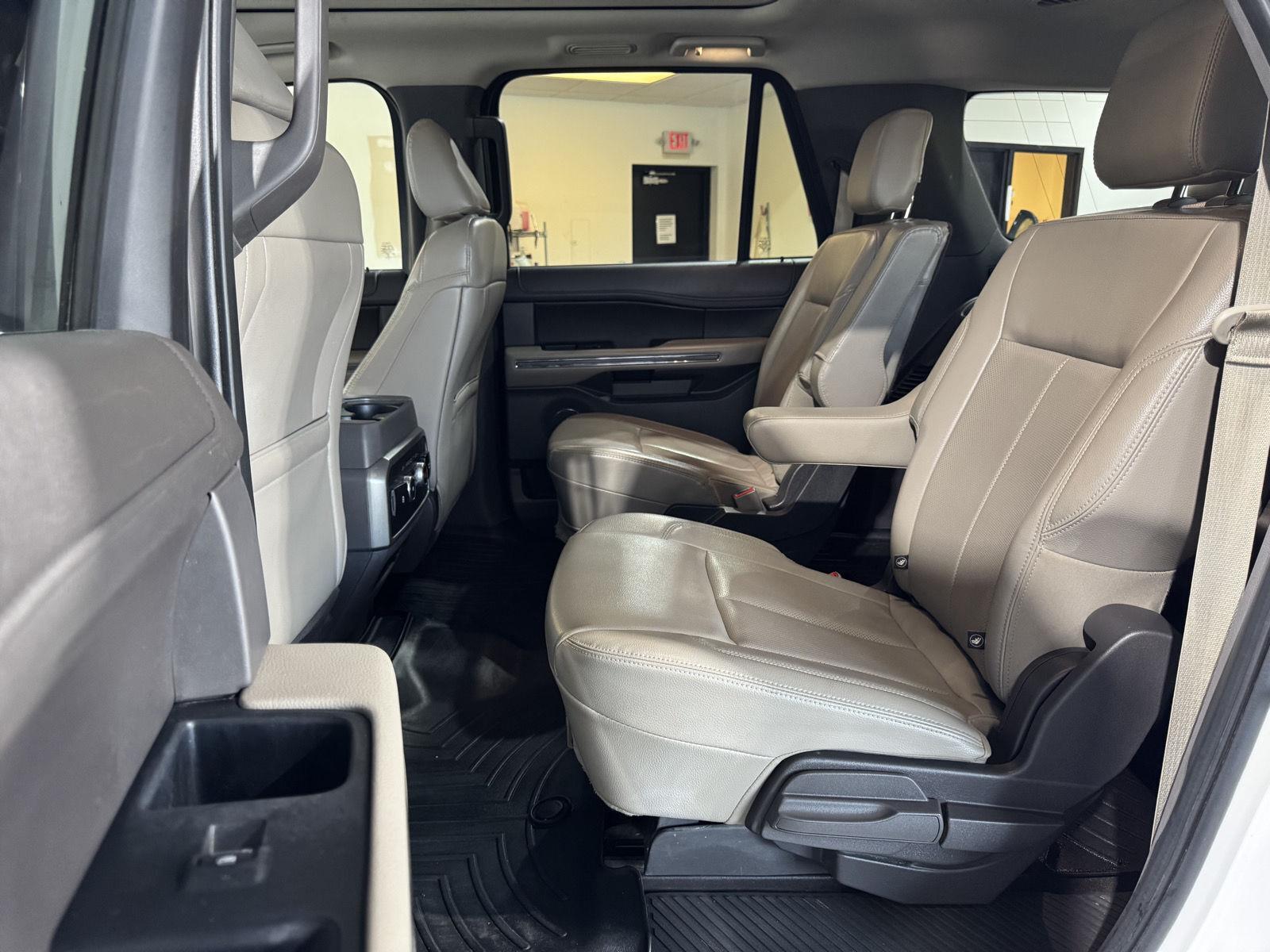 Vehicle photo 32