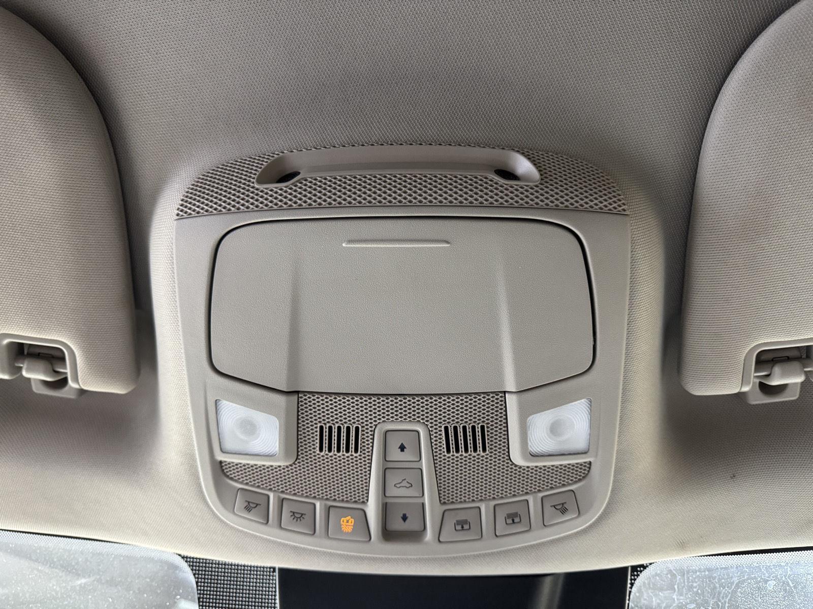 Vehicle photo 35