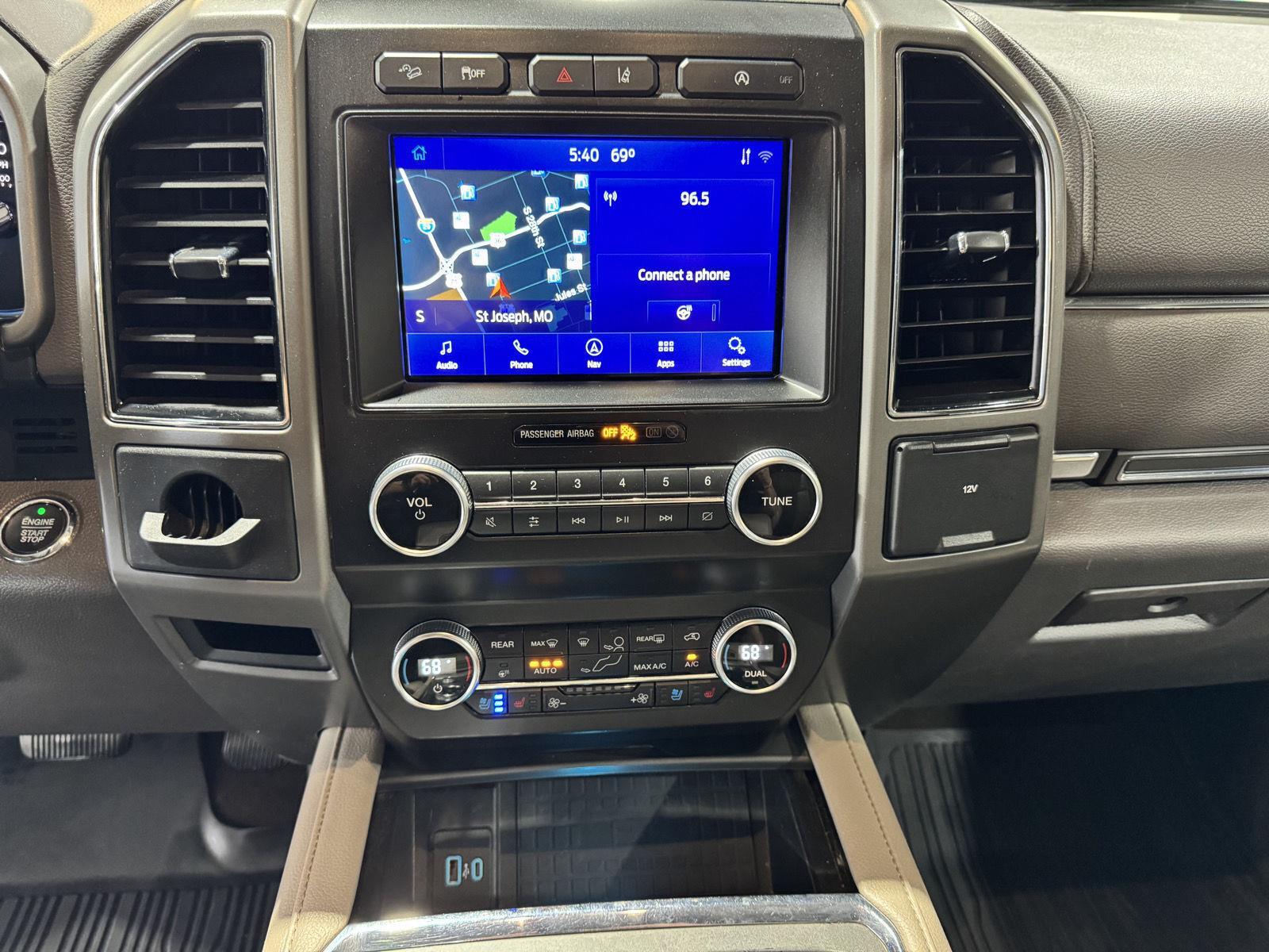 Vehicle photo 38