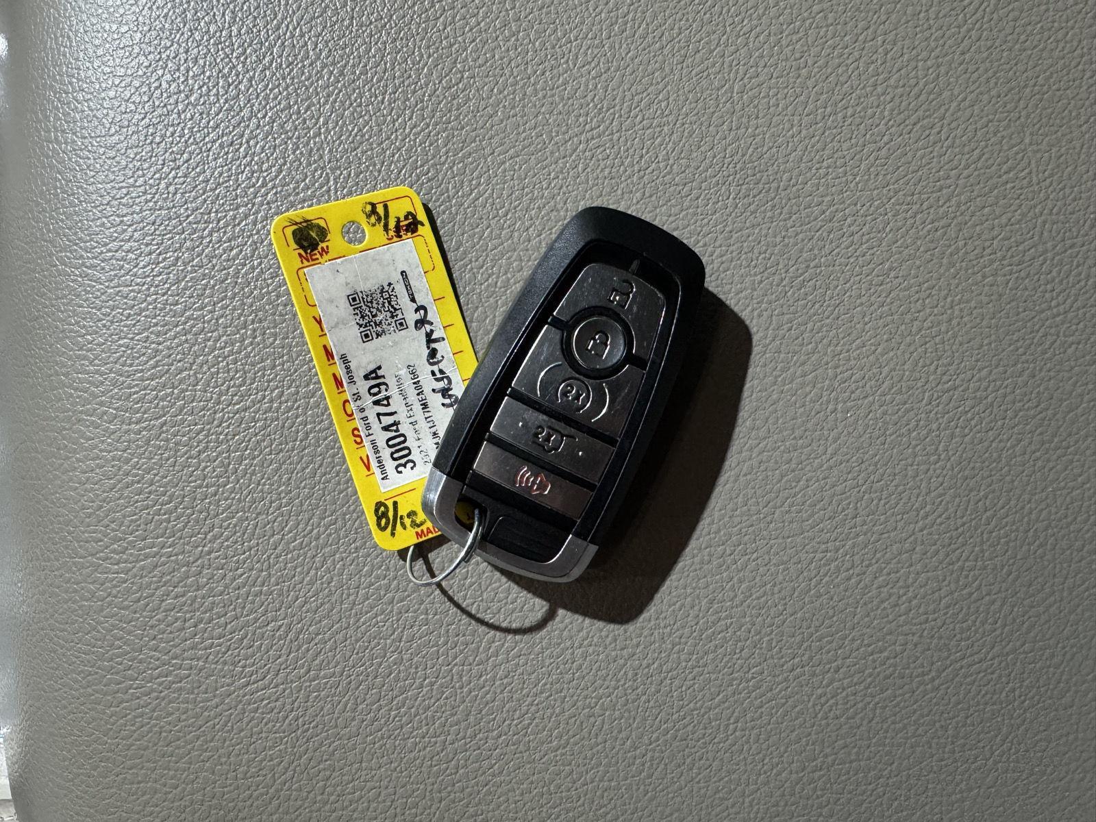 Vehicle photo 52