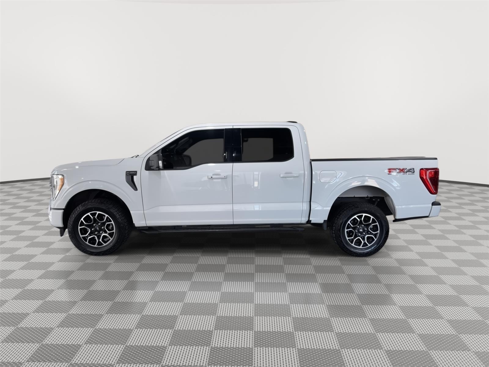 Vehicle photo 2