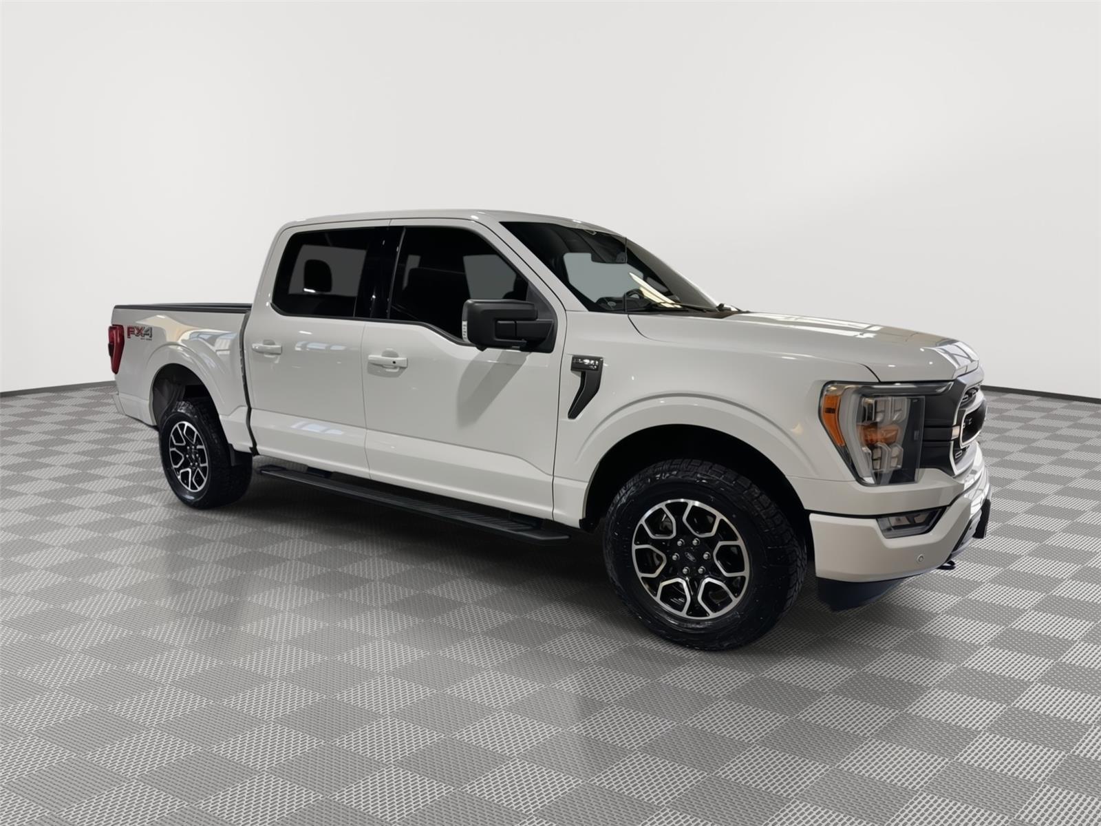 Vehicle photo 5