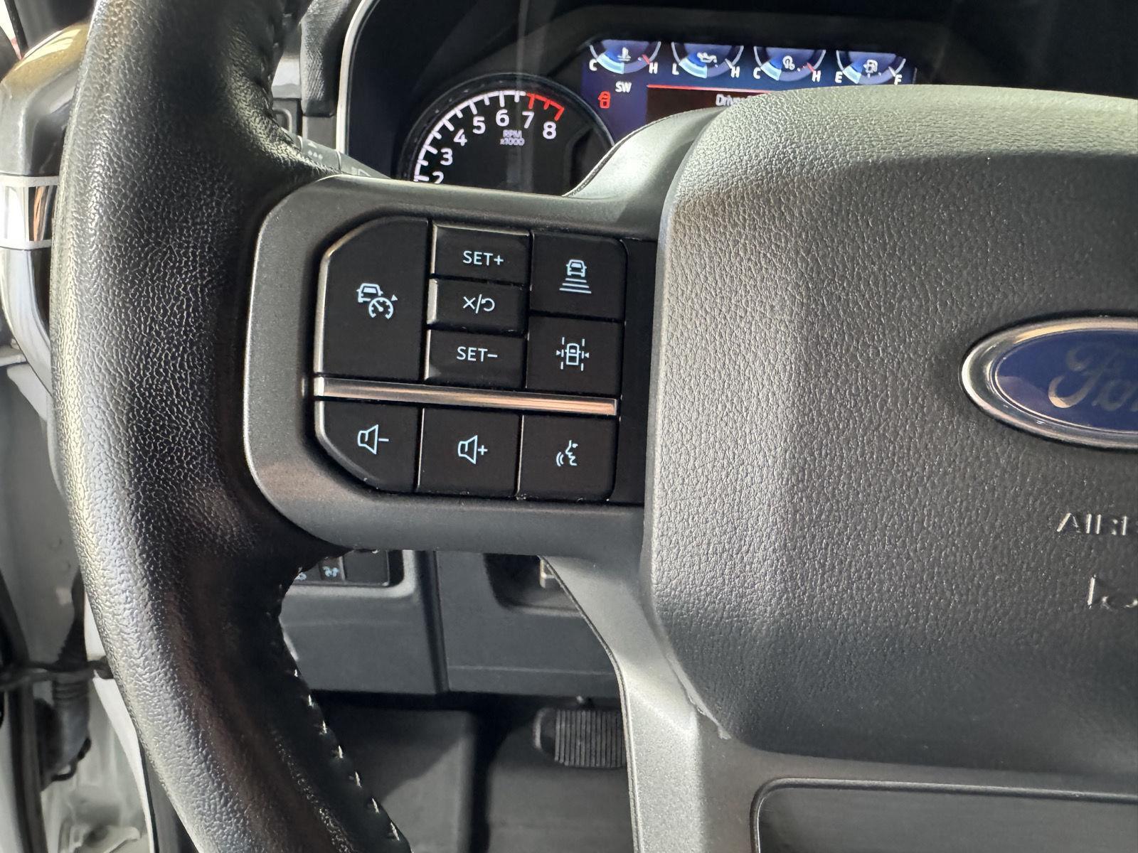 Vehicle photo 14