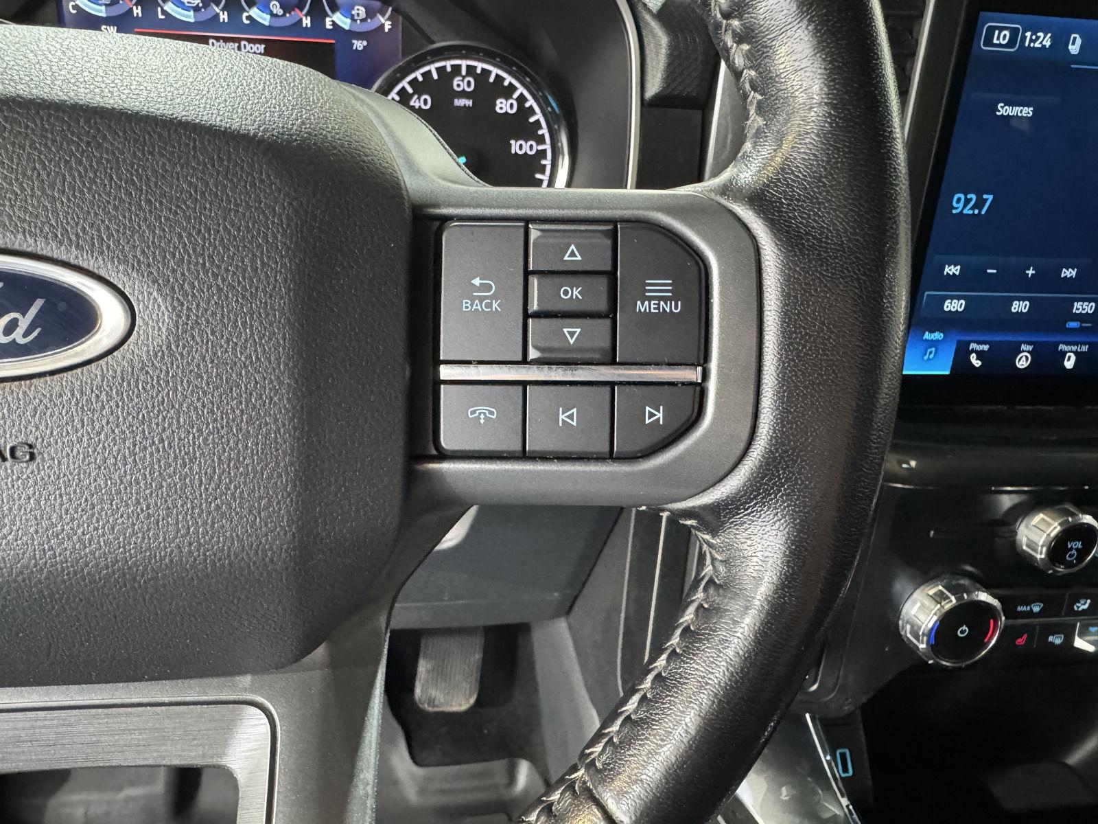 Vehicle photo 15