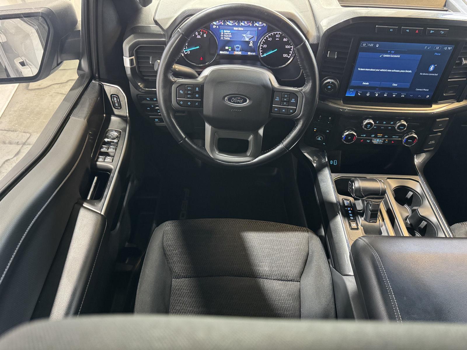 Vehicle photo 23