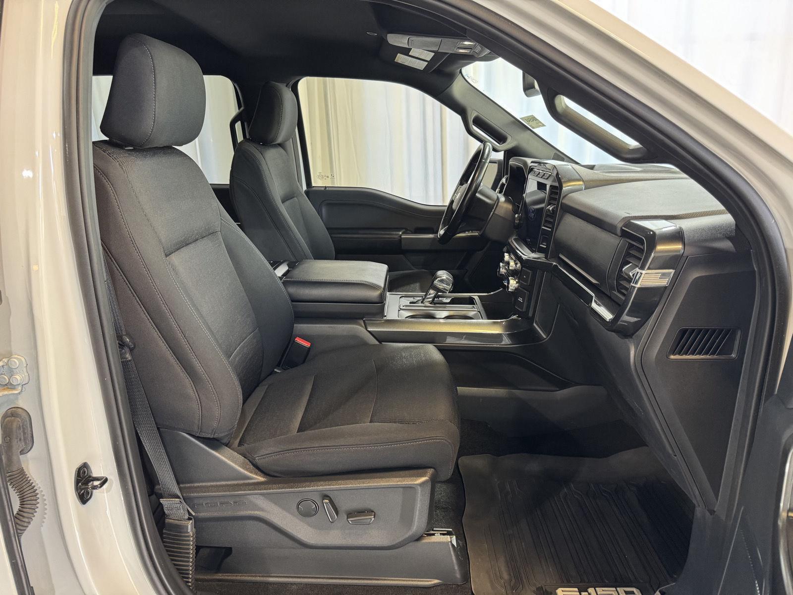 Vehicle photo 25