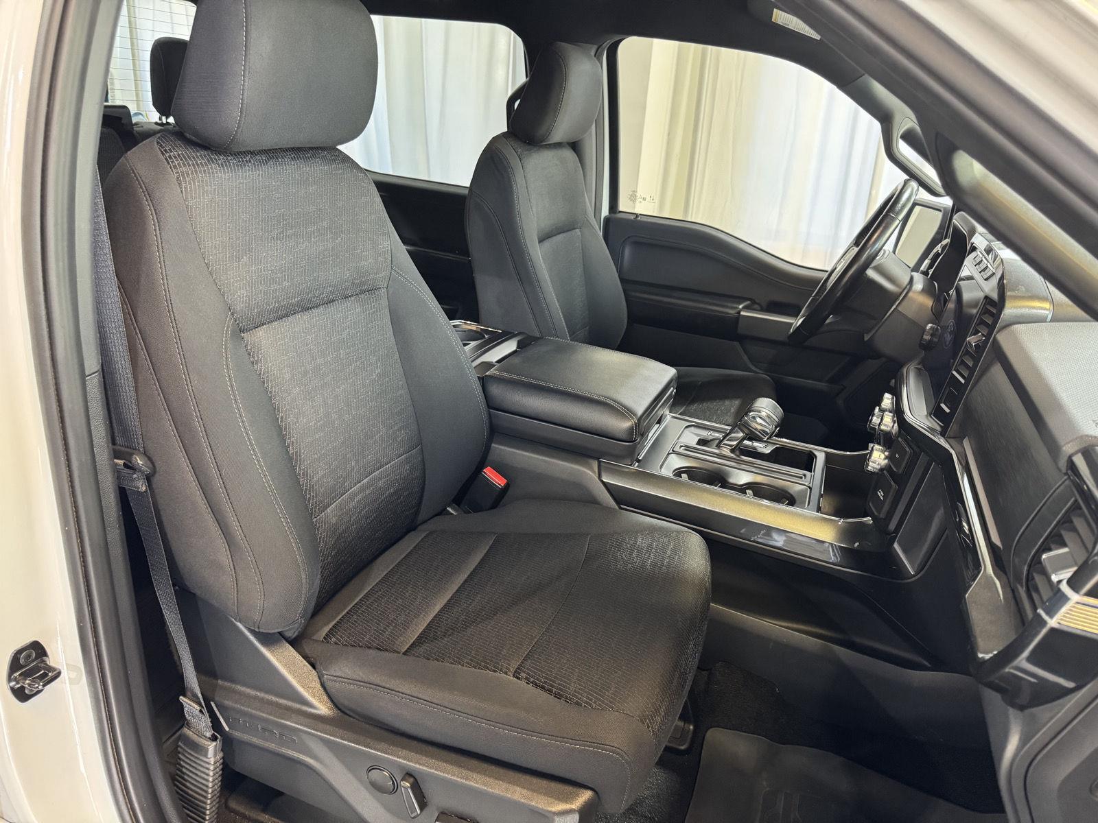 Vehicle photo 26