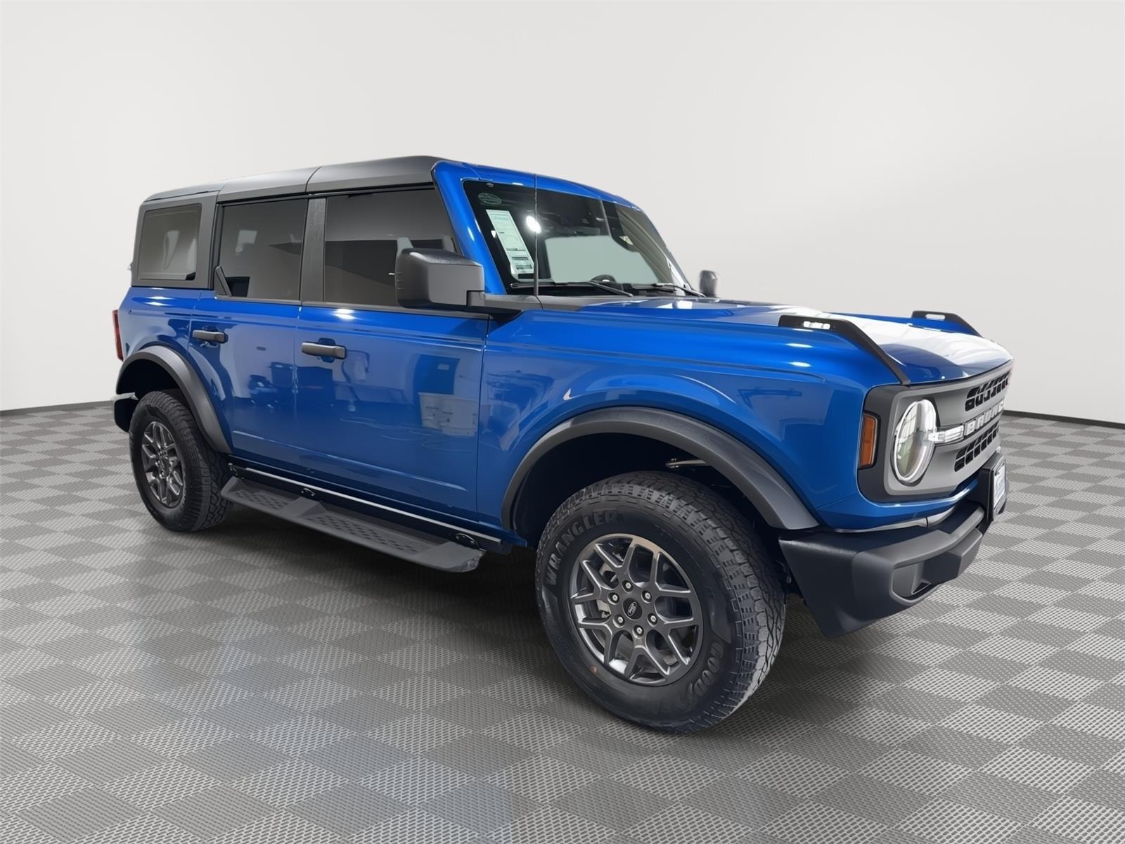 Vehicle photo 5