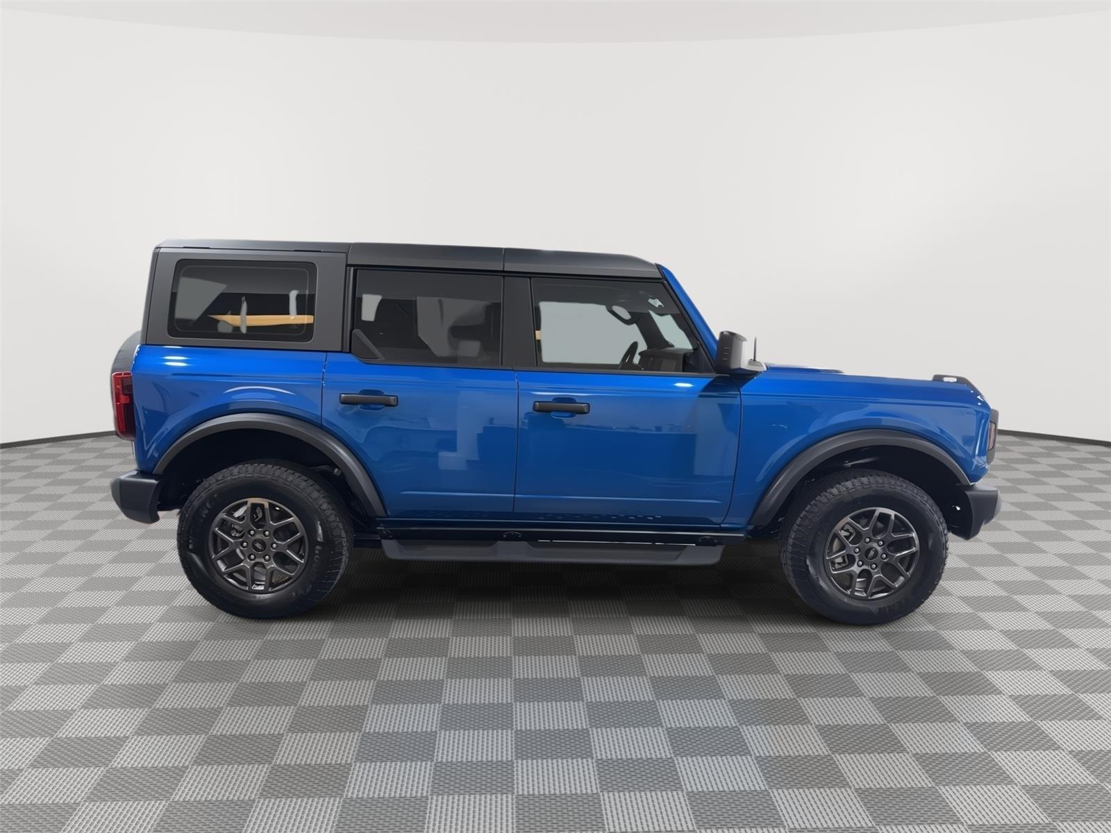 Vehicle photo 6