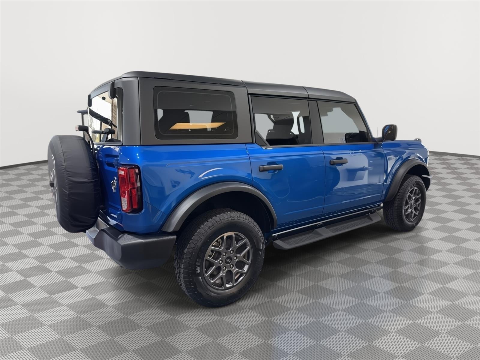 Vehicle photo 7