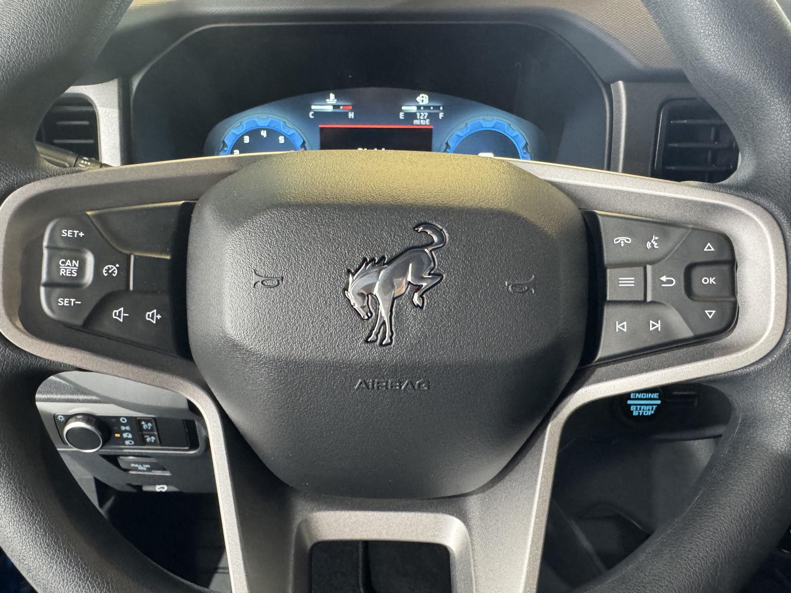 Vehicle photo 13