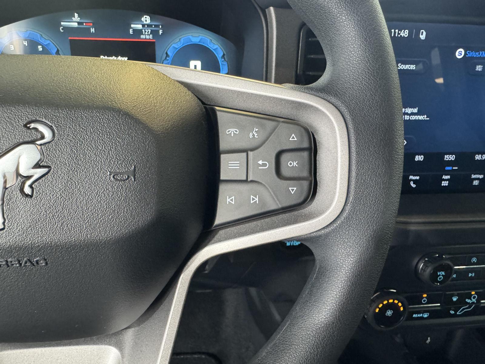 Vehicle photo 15
