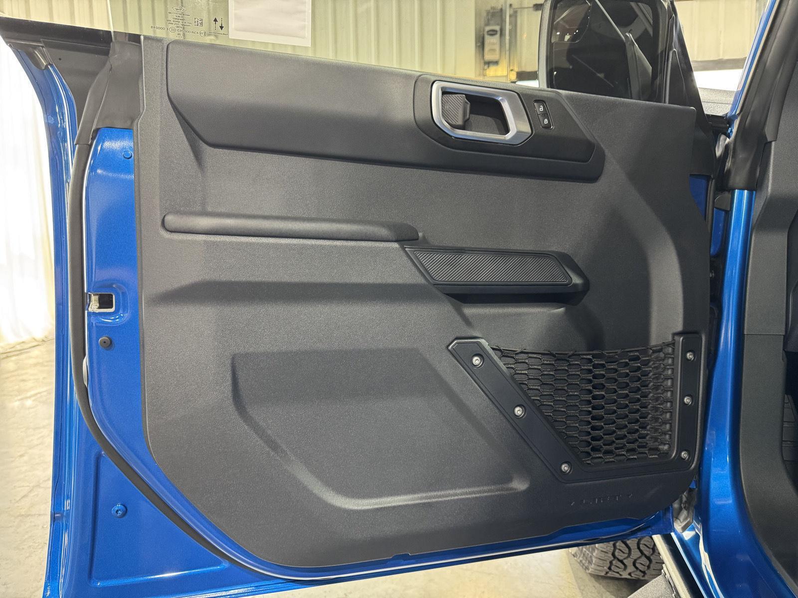 Vehicle photo 16