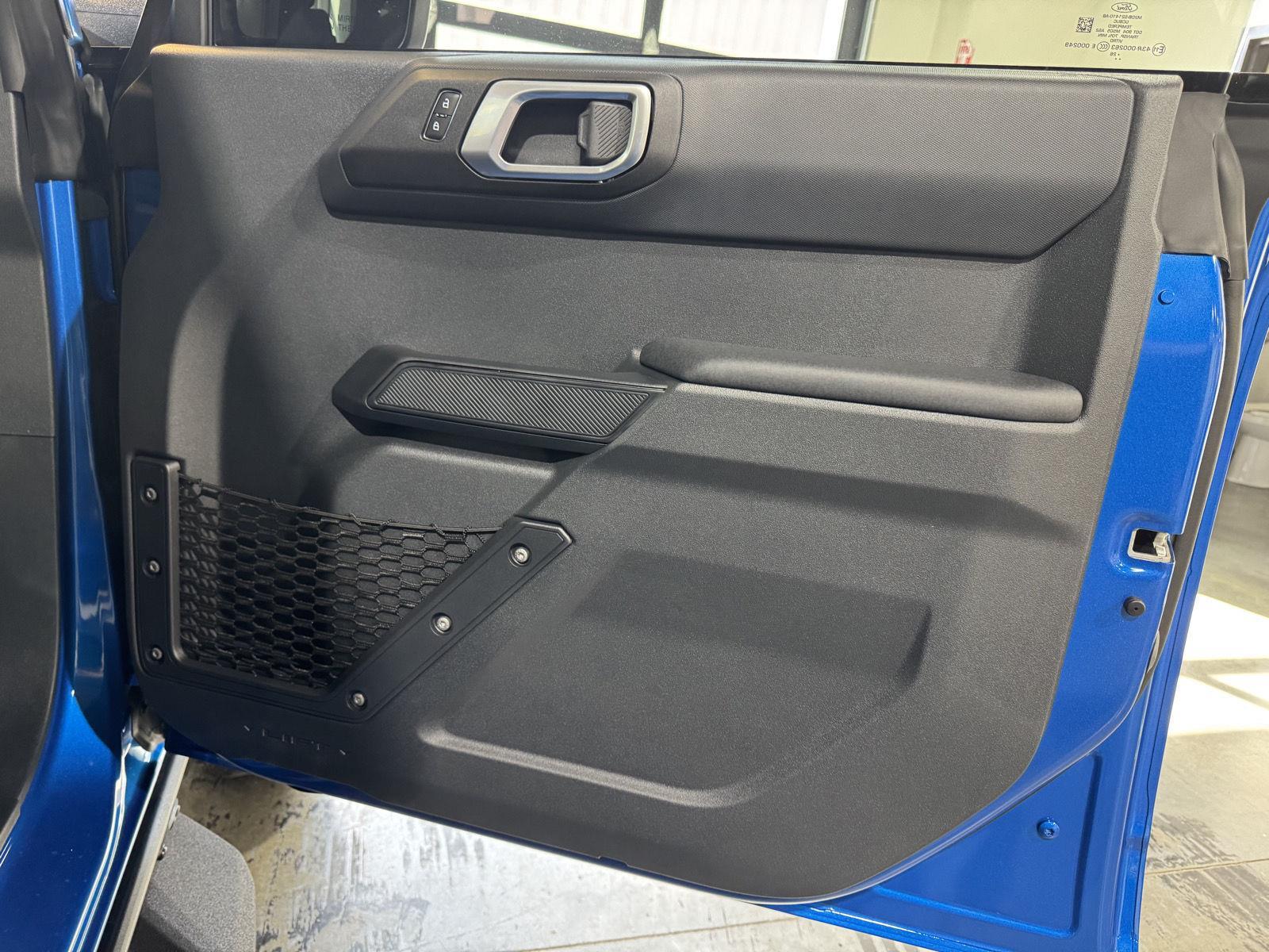 Vehicle photo 24