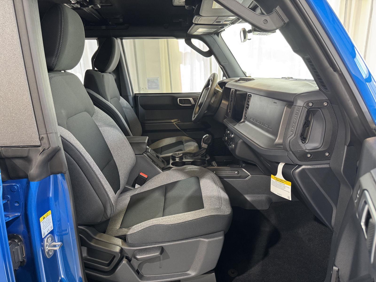 Vehicle photo 25