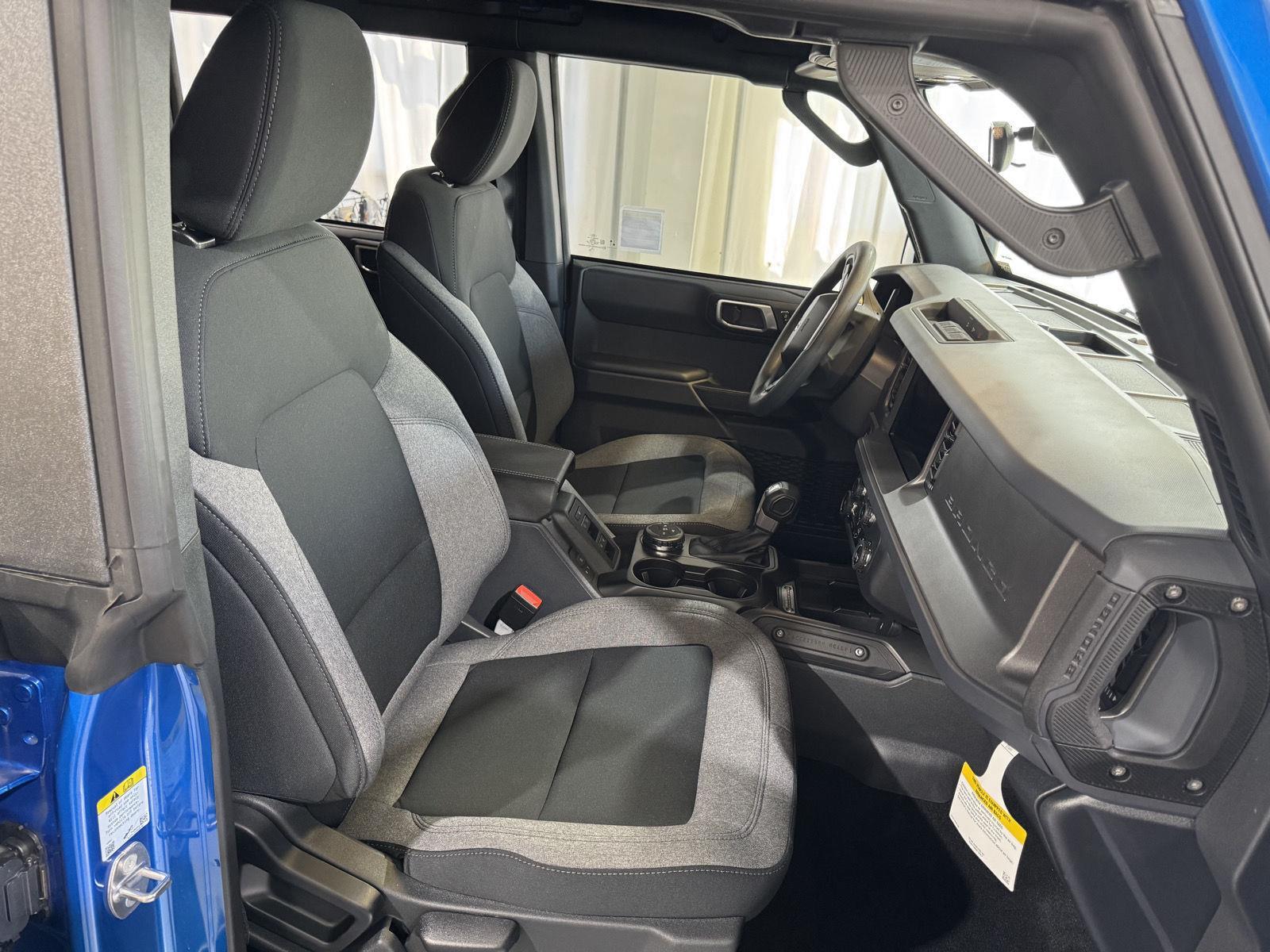 Vehicle photo 26