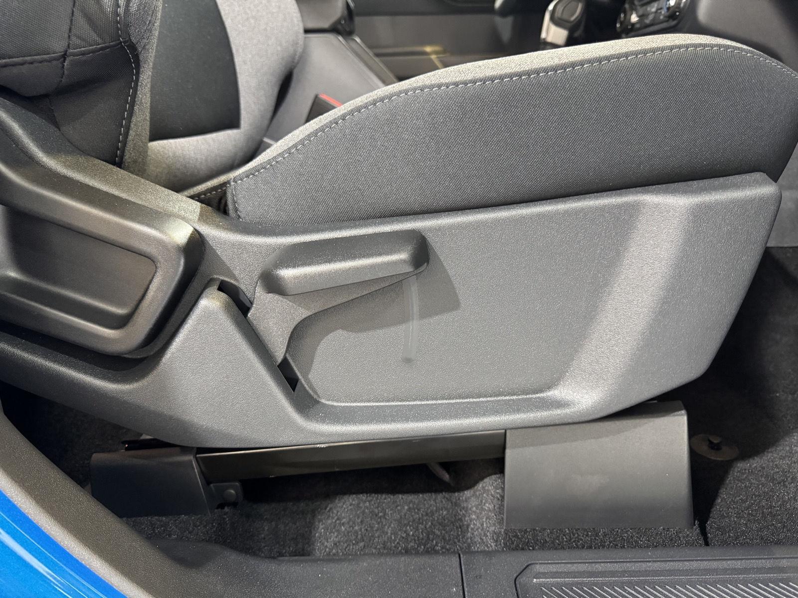 Vehicle photo 27
