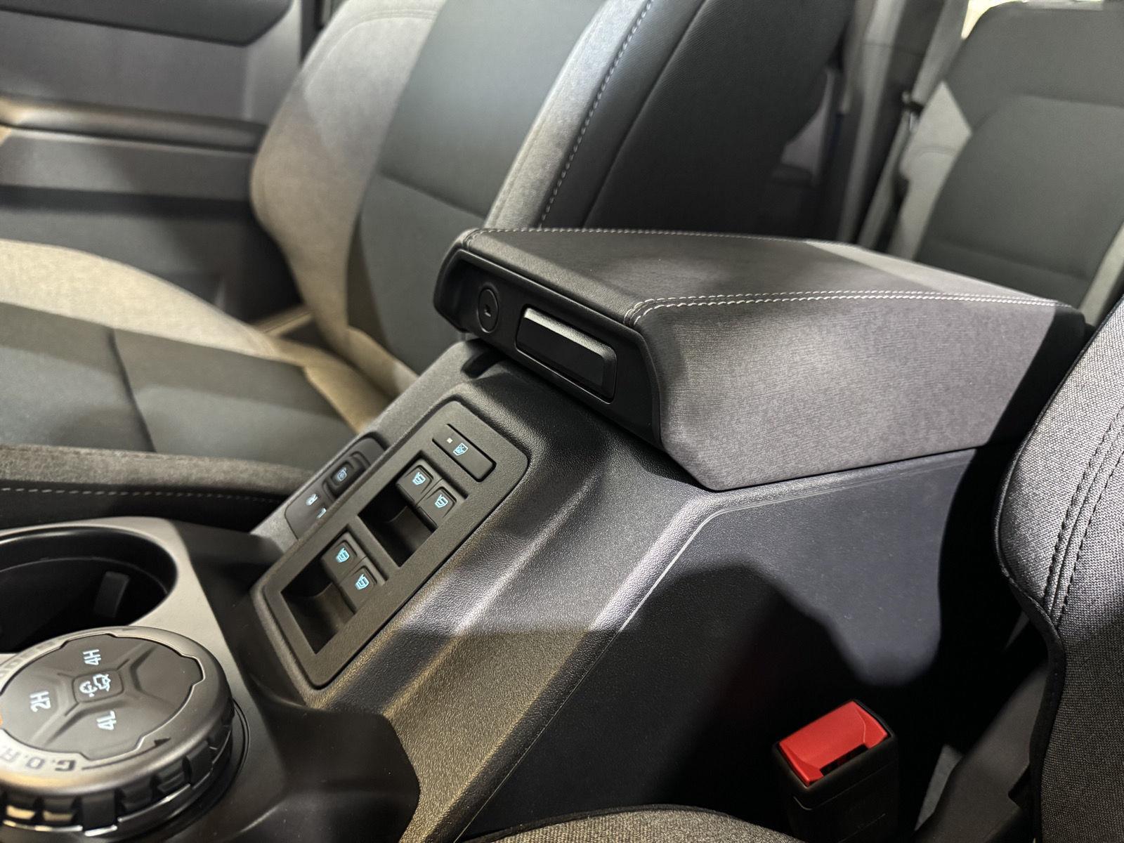 Vehicle photo 36