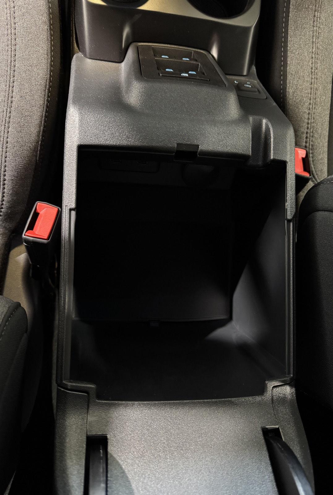 Vehicle photo 37