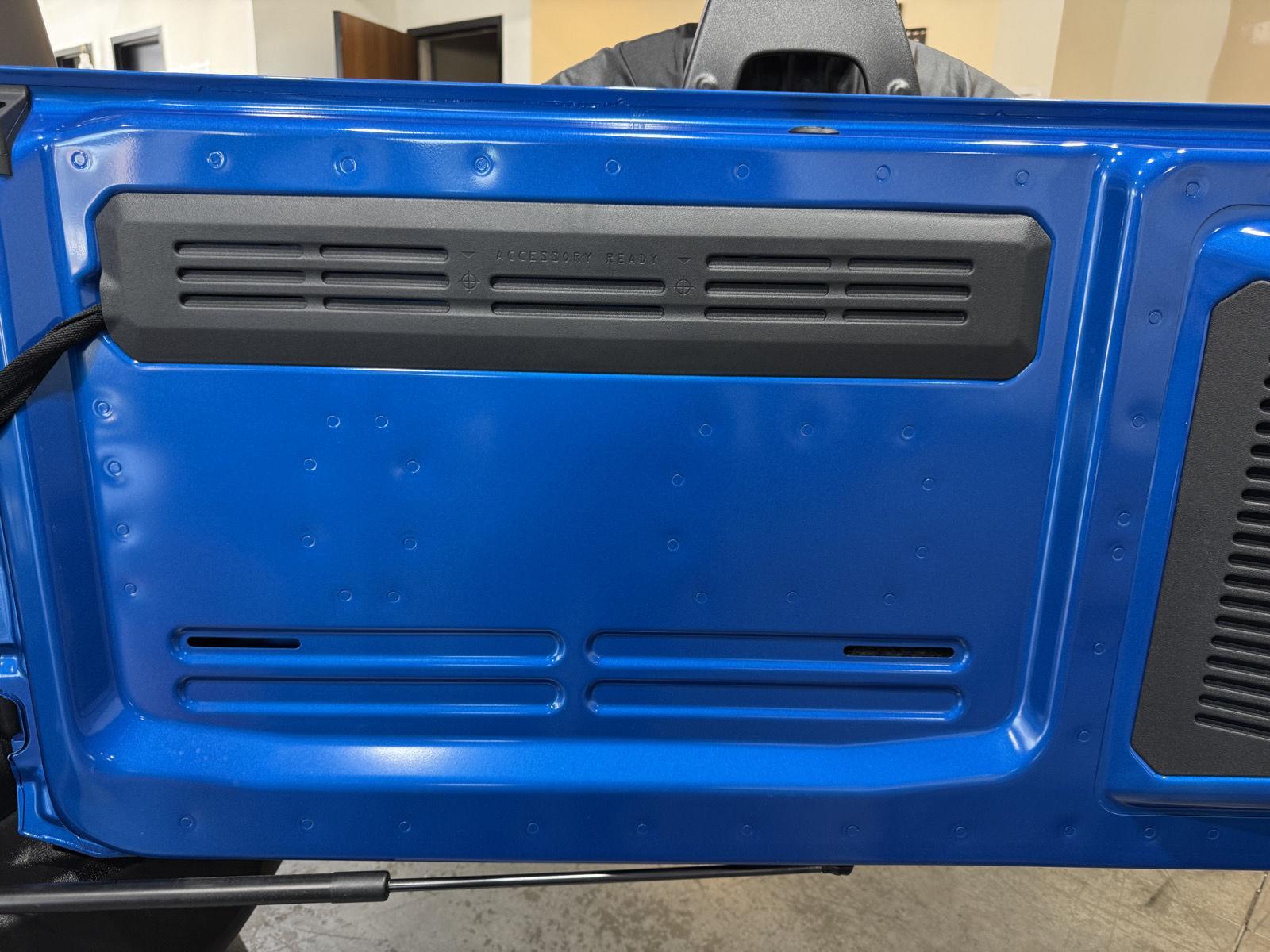 Vehicle photo 43