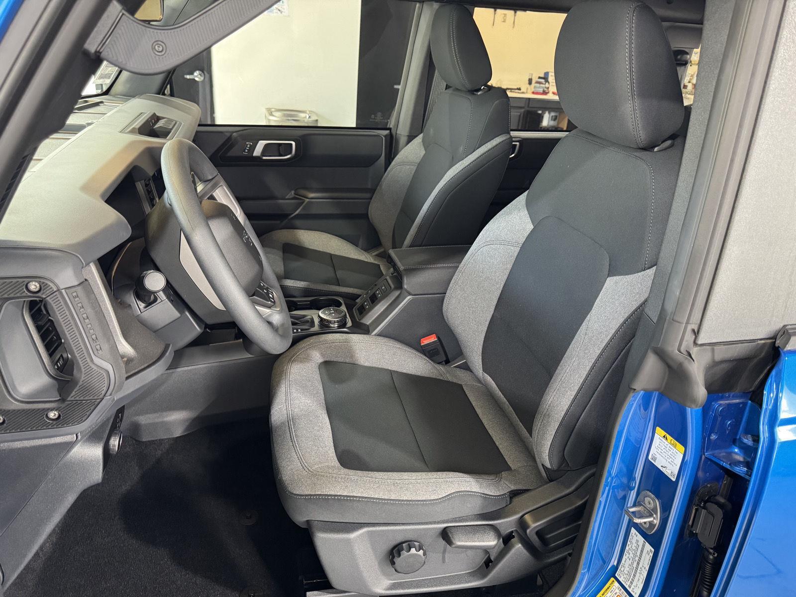 Vehicle photo 19